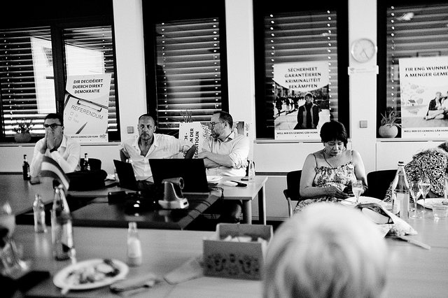 Maks Woroszylo, Alex Penning  und Tom Weidig am Wahlabend  am 11. Juni