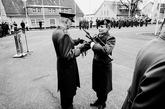 Bei der Vereidigung neuer Soldat/innen auf dem Herrenberg im Januar2024