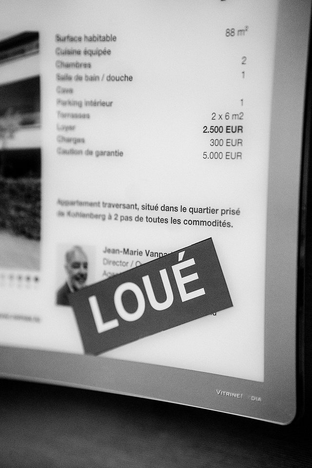 Les familles monoparentales dépensent désormais la moitié de leurs revenus pour le loyer – C’est ce qu’on appelle, poliment, le