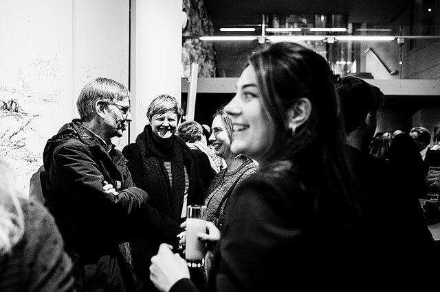 Die Publikationsleiterin Ines Kurschat (Mitte) beim Neujahrsempfang von Premier Luc  Frieden 2025